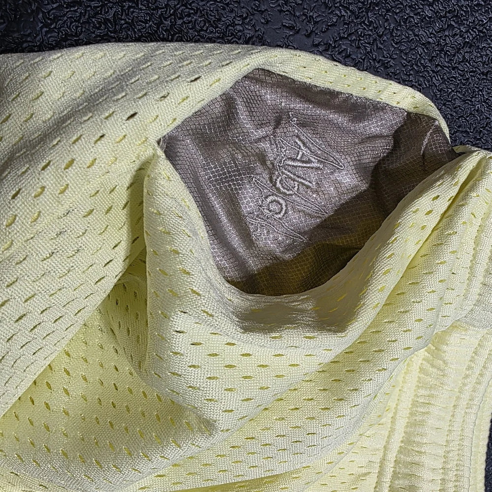 NWT Advisory Board Crystals Abc 123 Mesh Shorts Sulfur Sz M
